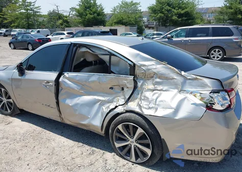 2015 Subaru Legacy 2.5I Limited z USA, uszkodzony, nr VIN 4S3BNAN65F3047285